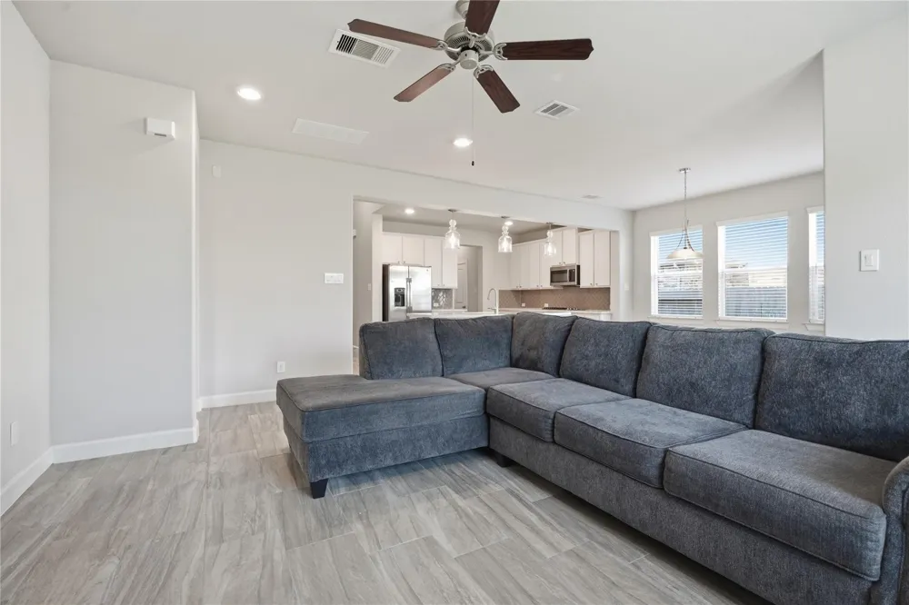 1717 Oakdale Mist Drive Dickinson, TX 77539