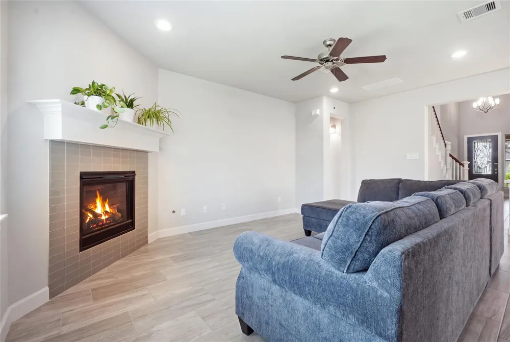 1717 Oakdale Mist Drive Dickinson, TX 77539