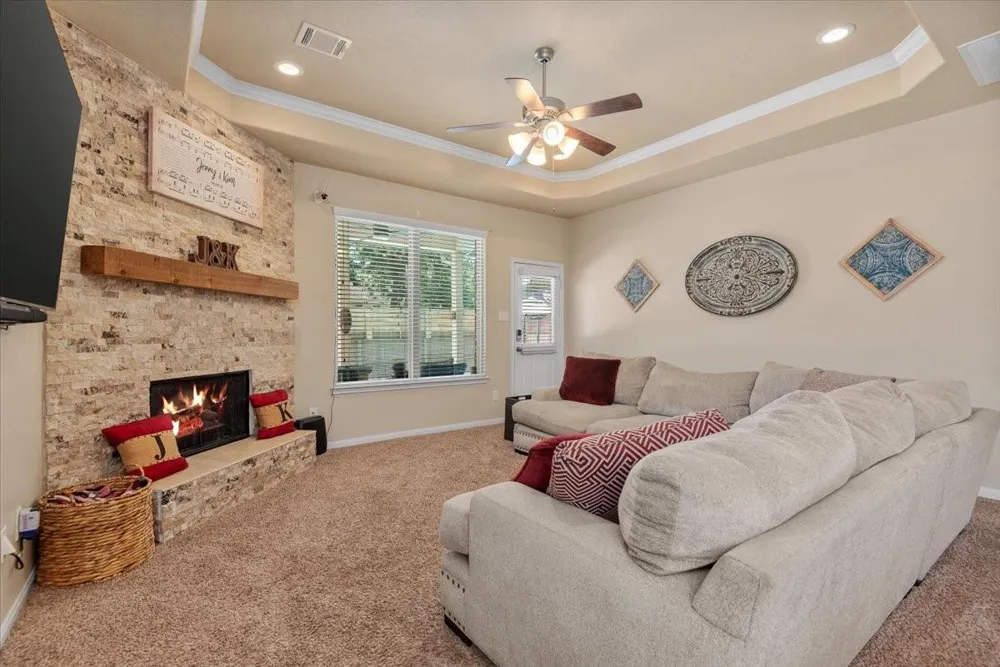 3726 Whisper Walk Montgomery, TX 77356
