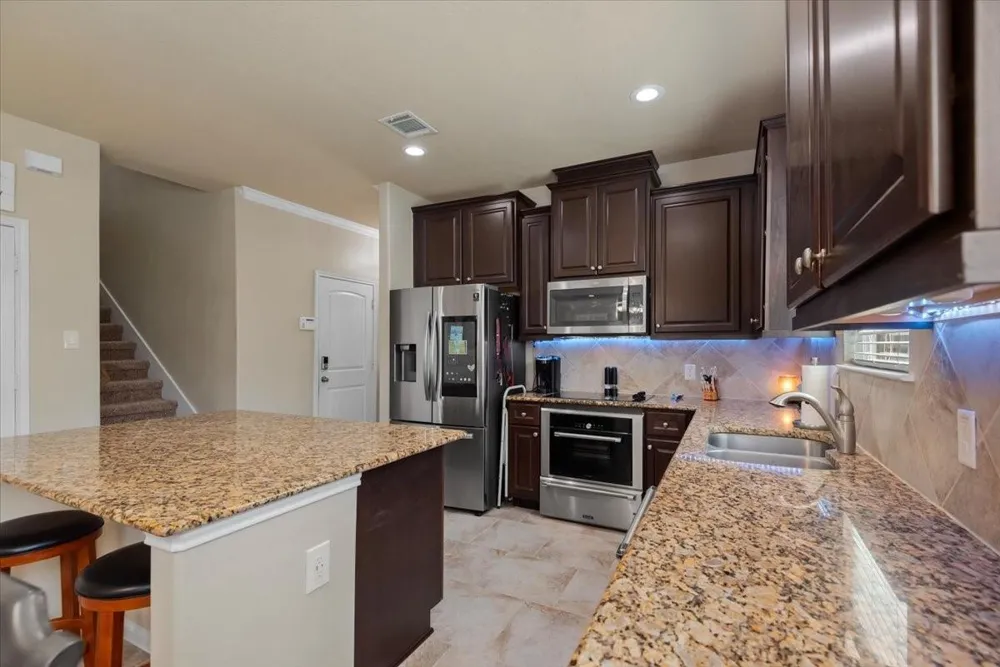 3726 Whisper Walk Montgomery, TX 77356