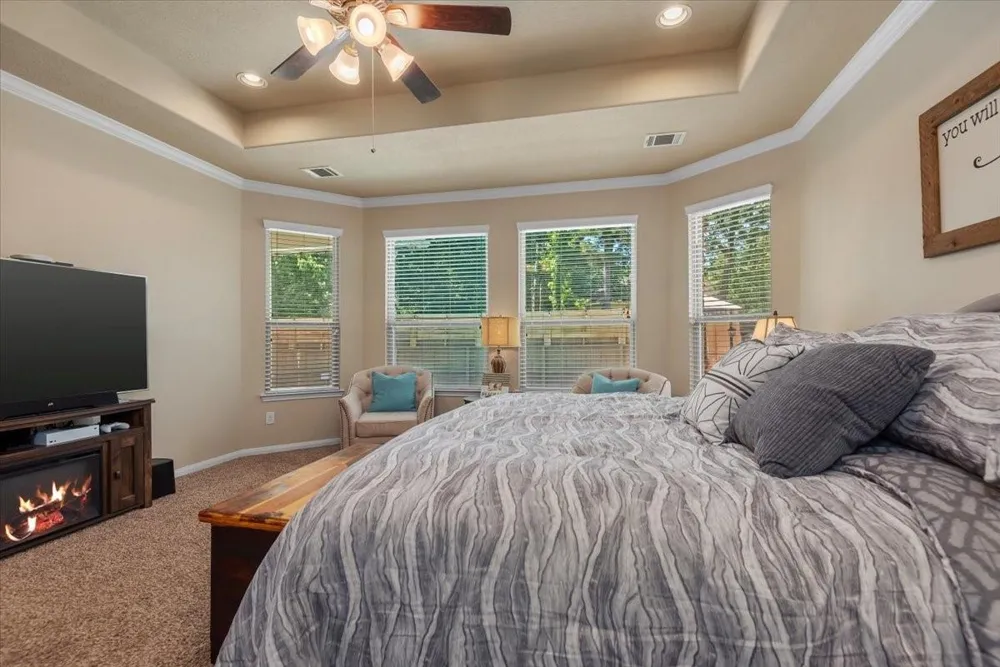 3726 Whisper Walk Montgomery, TX 77356