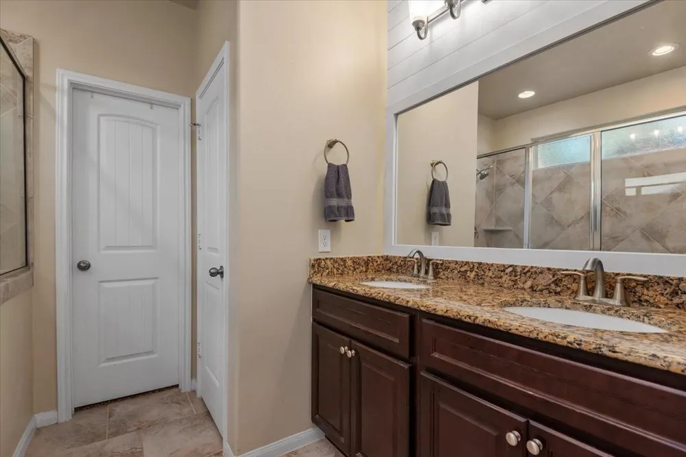 3726 Whisper Walk Montgomery, TX 77356
