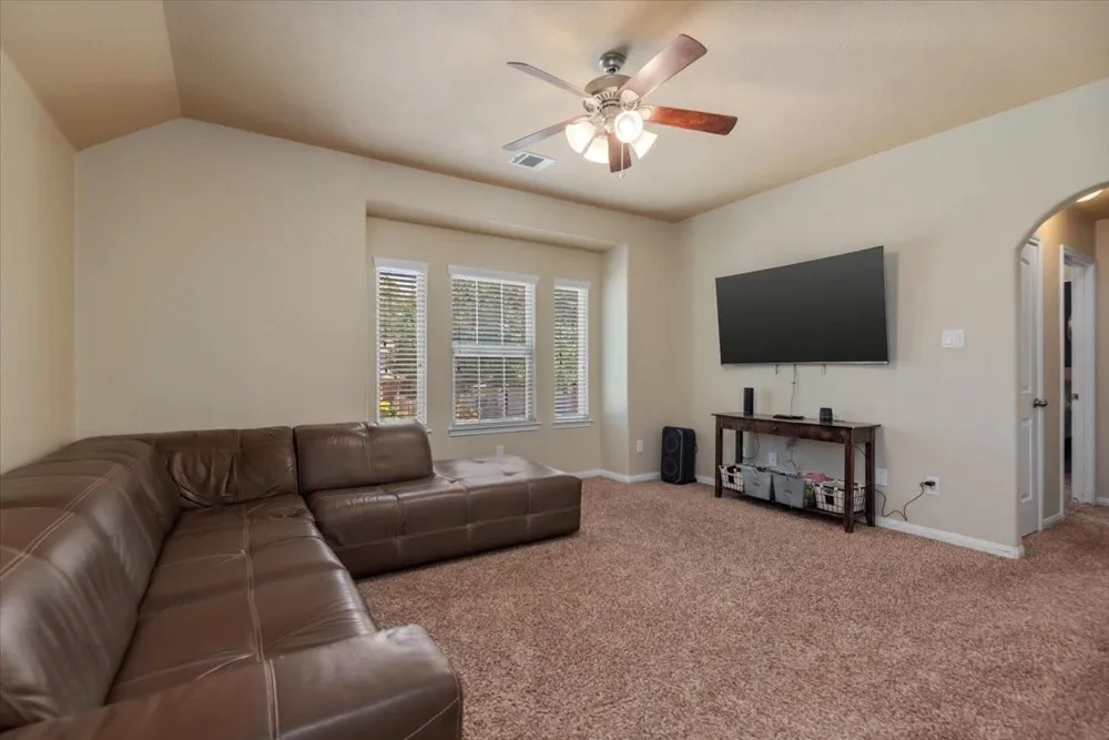 3726 Whisper Walk Montgomery, TX 77356