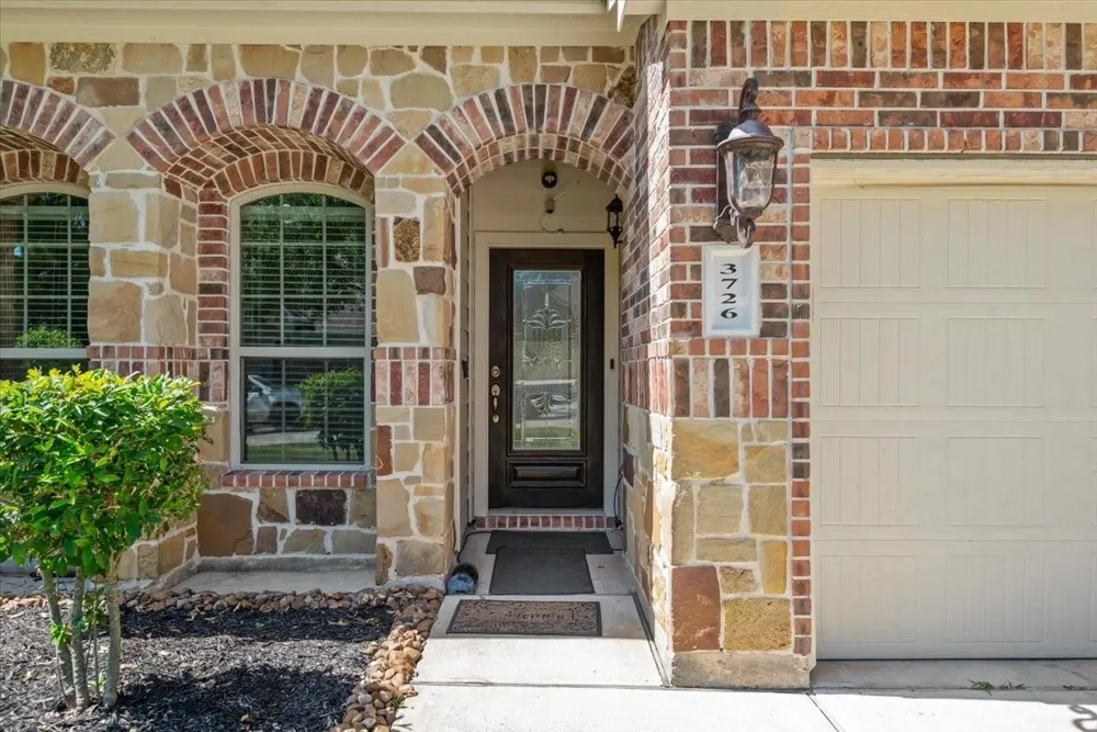 3726 Whisper Walk Montgomery, TX 77356