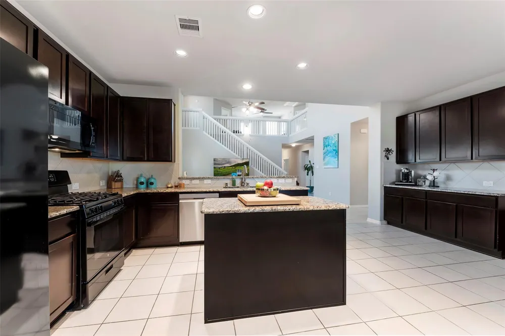 2073 Lepper Street Alvin, TX 77511