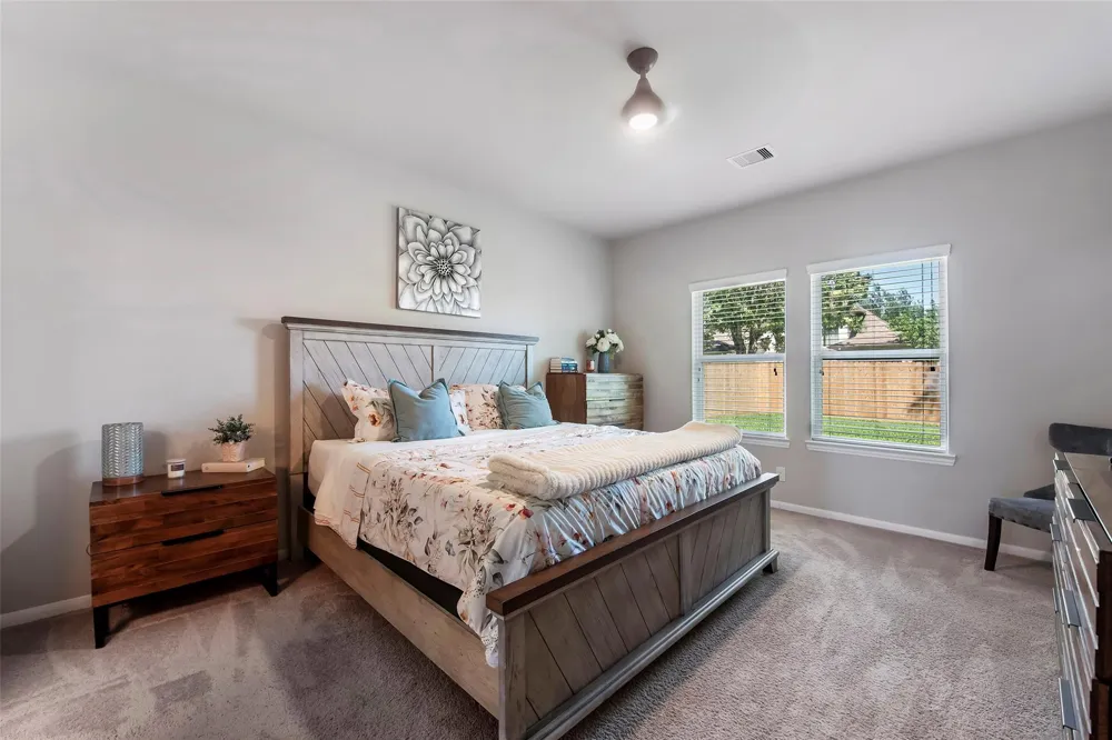 2073 Lepper Street Alvin, TX 77511