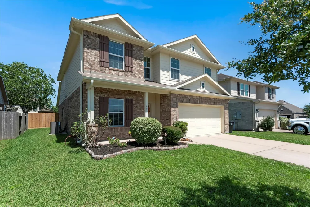 2073 Lepper Street Alvin, TX 77511