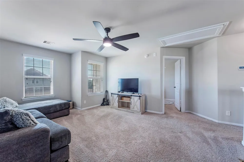 2073 Lepper Street Alvin, TX 77511