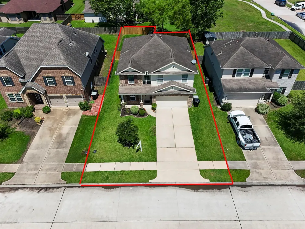 2073 Lepper Street Alvin, TX 77511