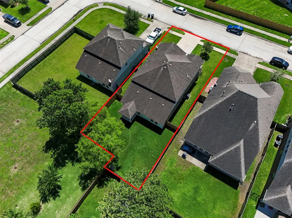 2073 Lepper Street Alvin, TX 77511