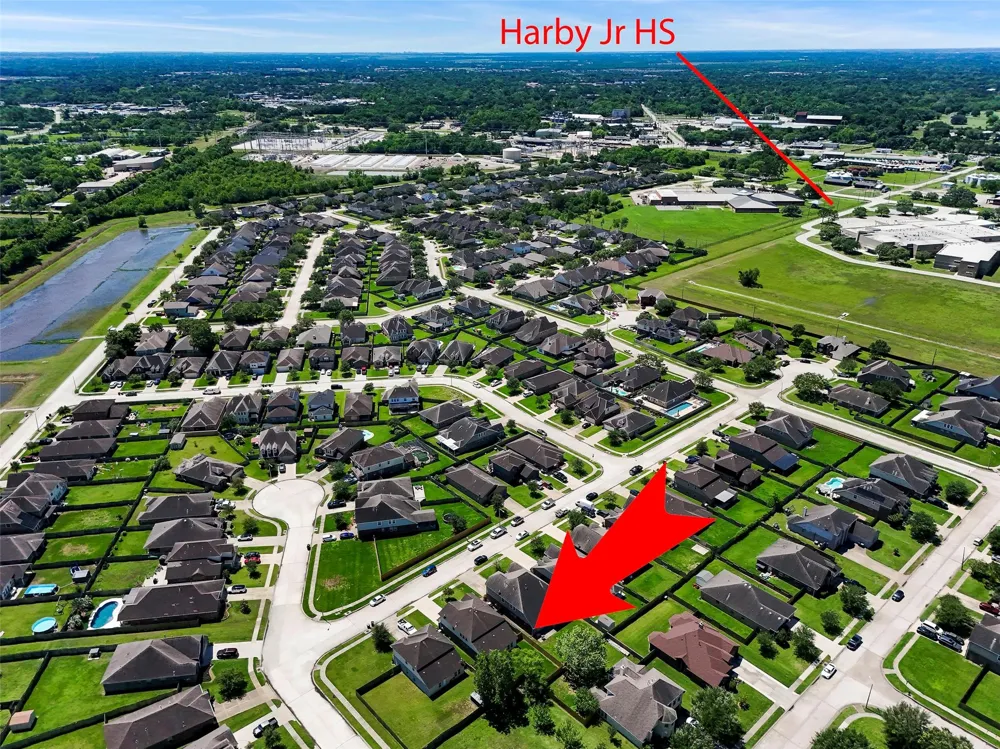 2073 Lepper Street Alvin, TX 77511