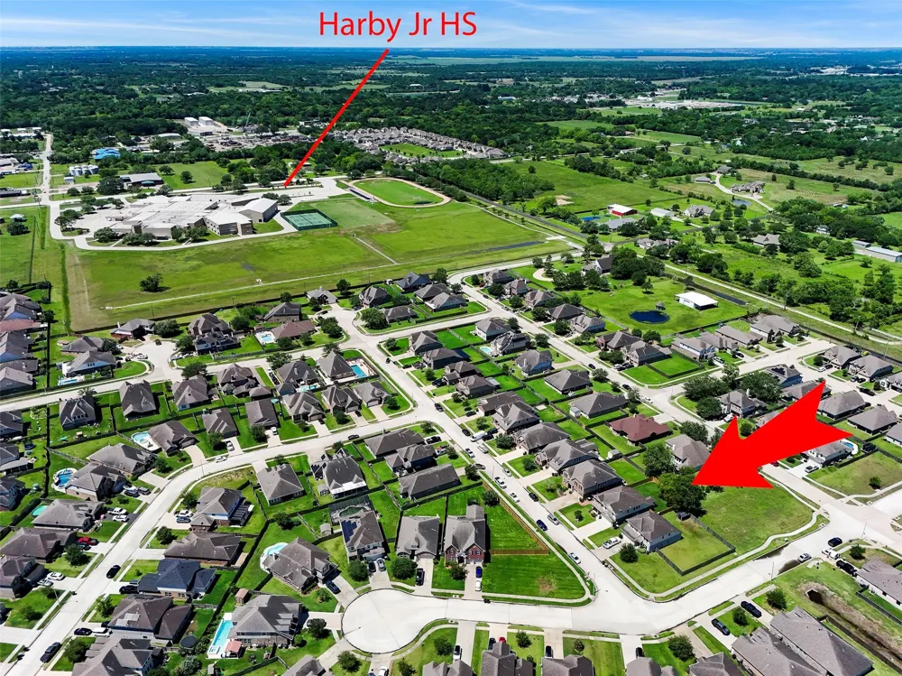 2073 Lepper Street Alvin, TX 77511