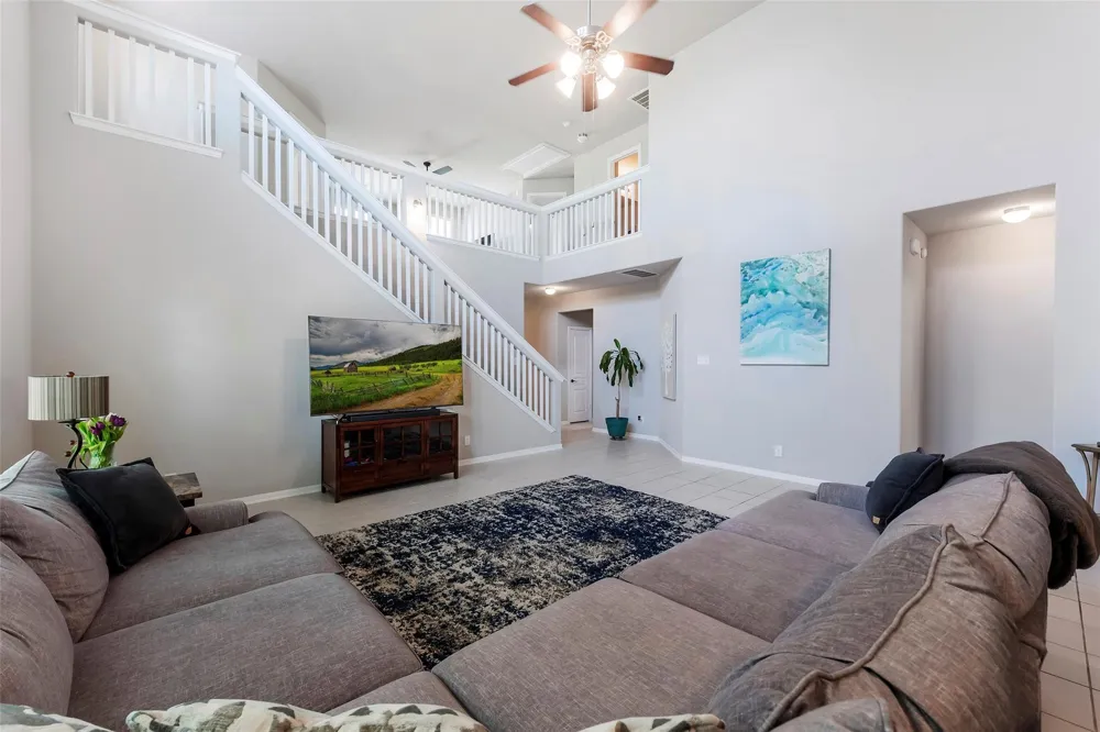 2073 Lepper Street Alvin, TX 77511