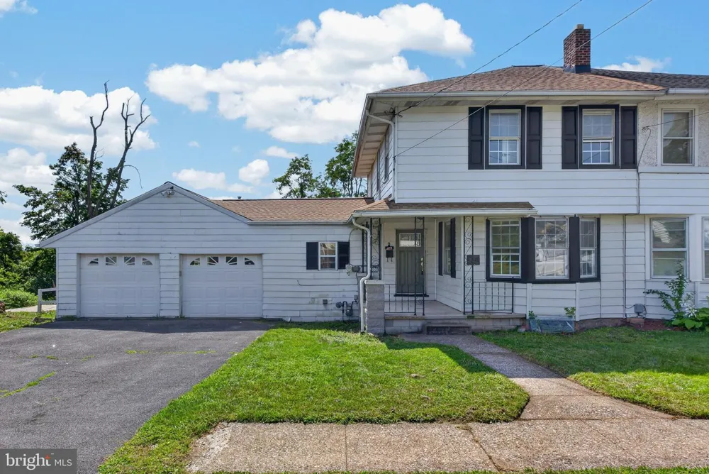 156 E CUMBERLAND ROAD Enola, PA 17025