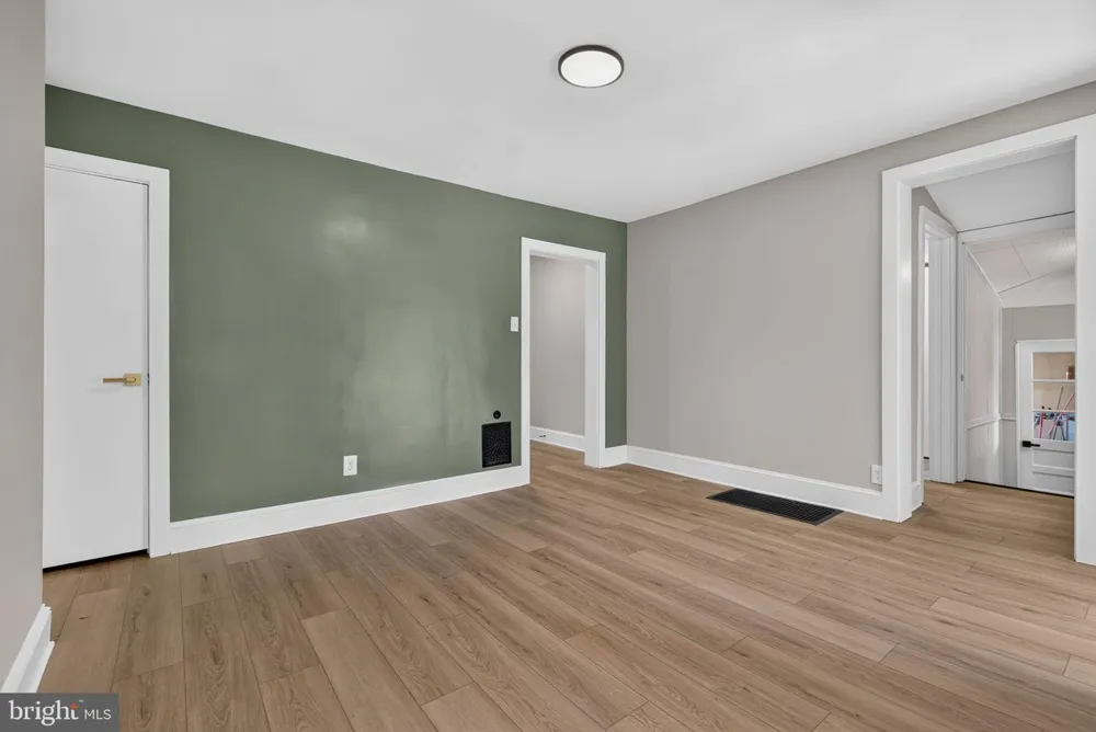 156 E CUMBERLAND ROAD Enola, PA 17025