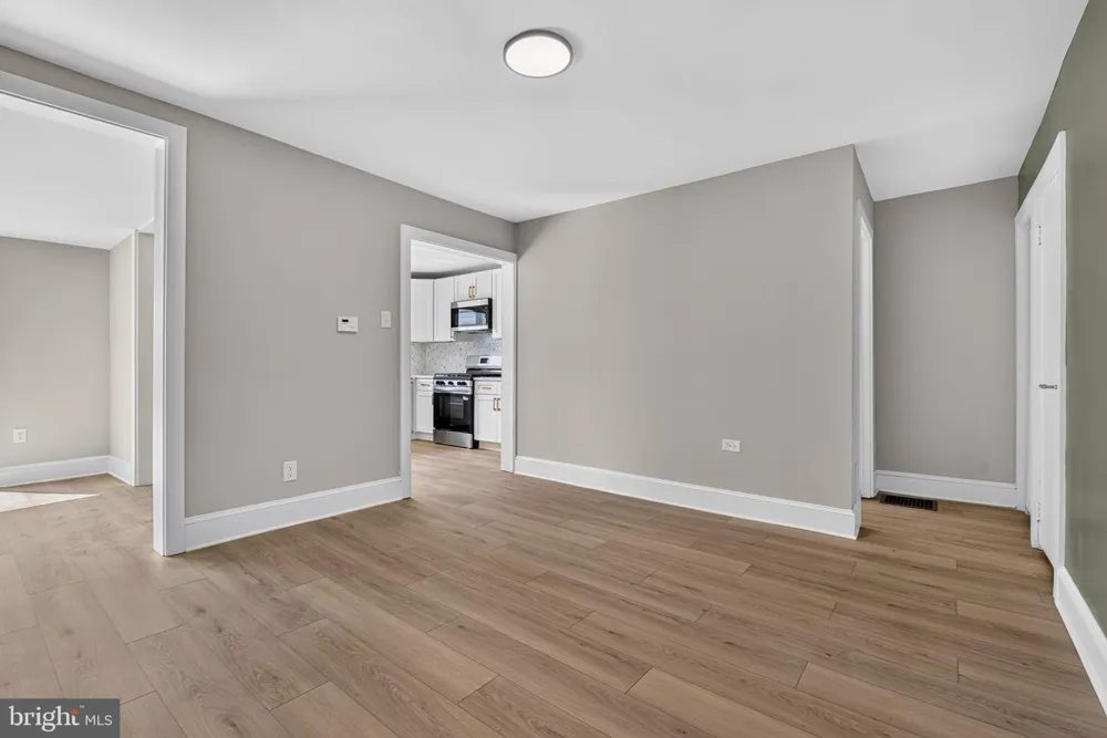 156 E CUMBERLAND ROAD Enola, PA 17025