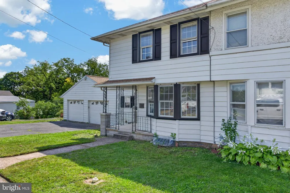 156 E CUMBERLAND ROAD Enola, PA 17025