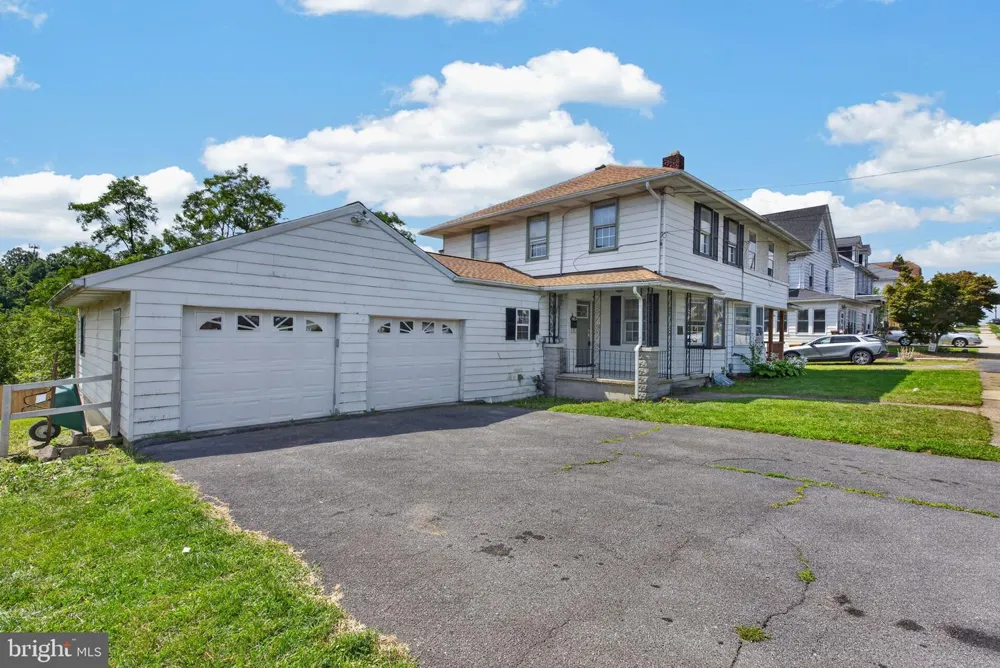 156 E CUMBERLAND ROAD Enola, PA 17025