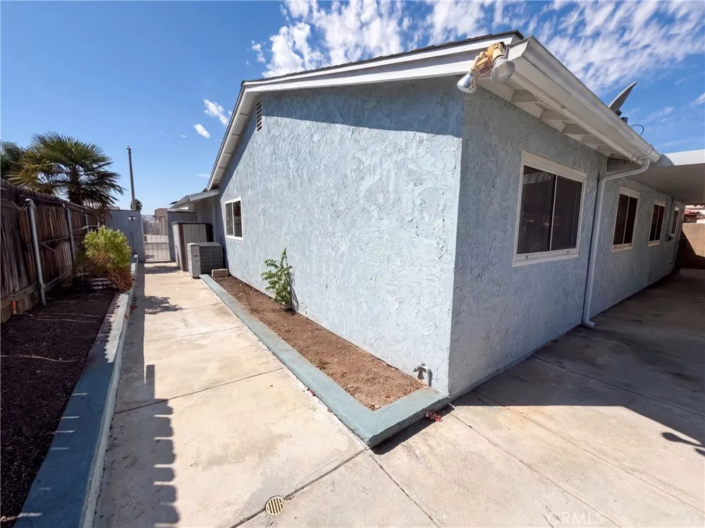 3314 20th Highland, CA 92346