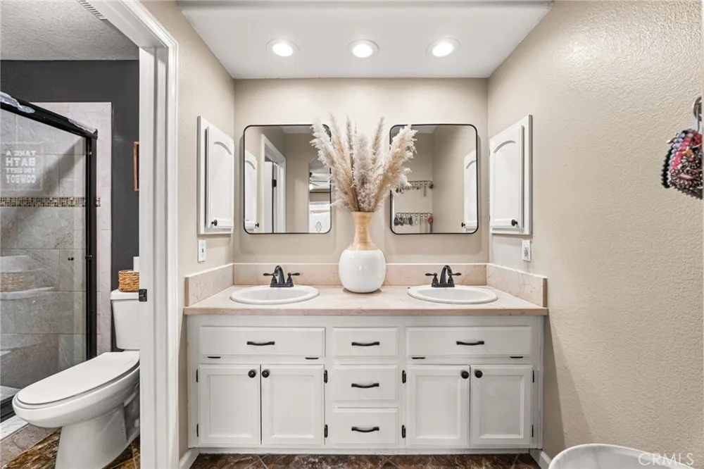 9588 Mountain Pine Court Phelan, CA 92371