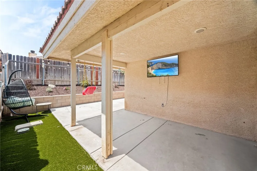 9588 Mountain Pine Court Phelan, CA 92371