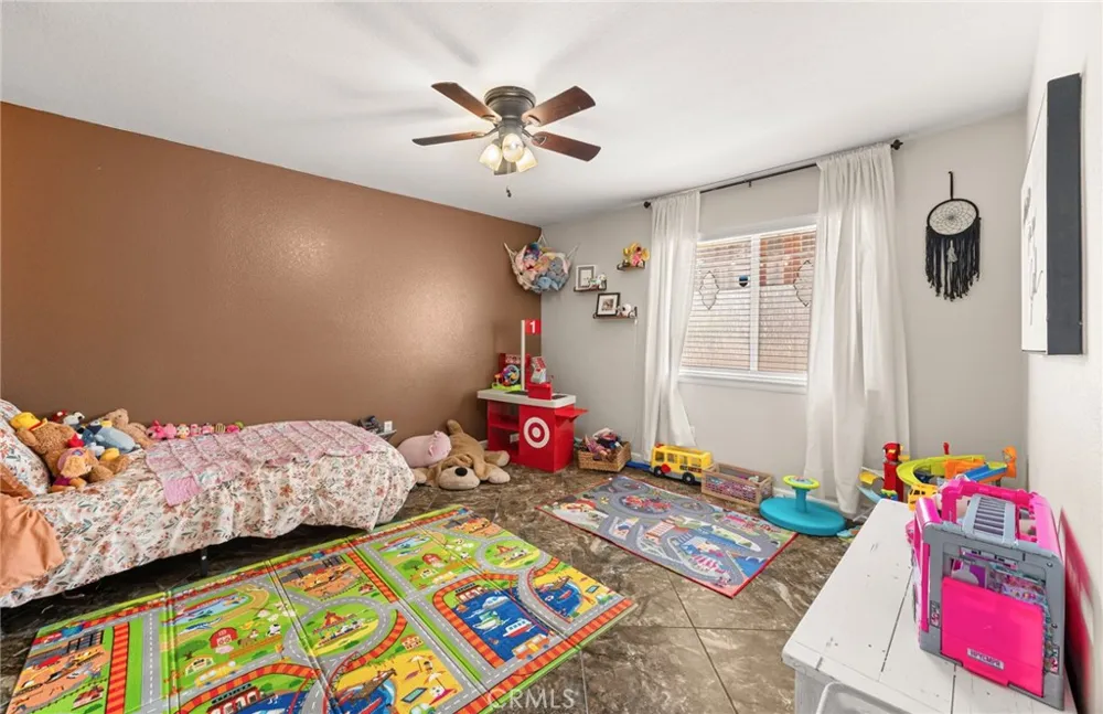 9588 Mountain Pine Court Phelan, CA 92371