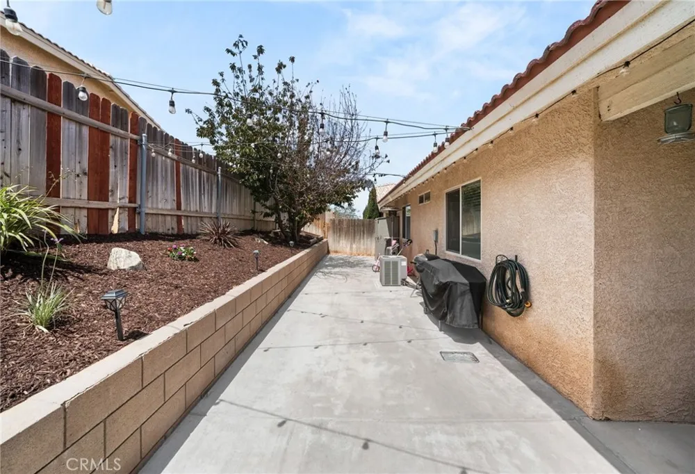 9588 Mountain Pine Court Phelan, CA 92371