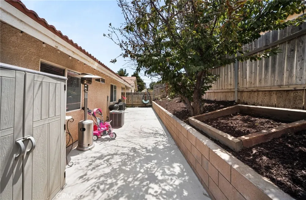 9588 Mountain Pine Court Phelan, CA 92371