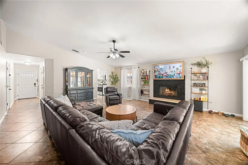 9588 Mountain Pine Court Phelan, CA 92371