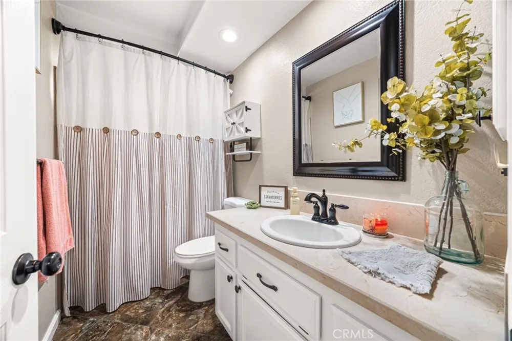 9588 Mountain Pine Court Phelan, CA 92371