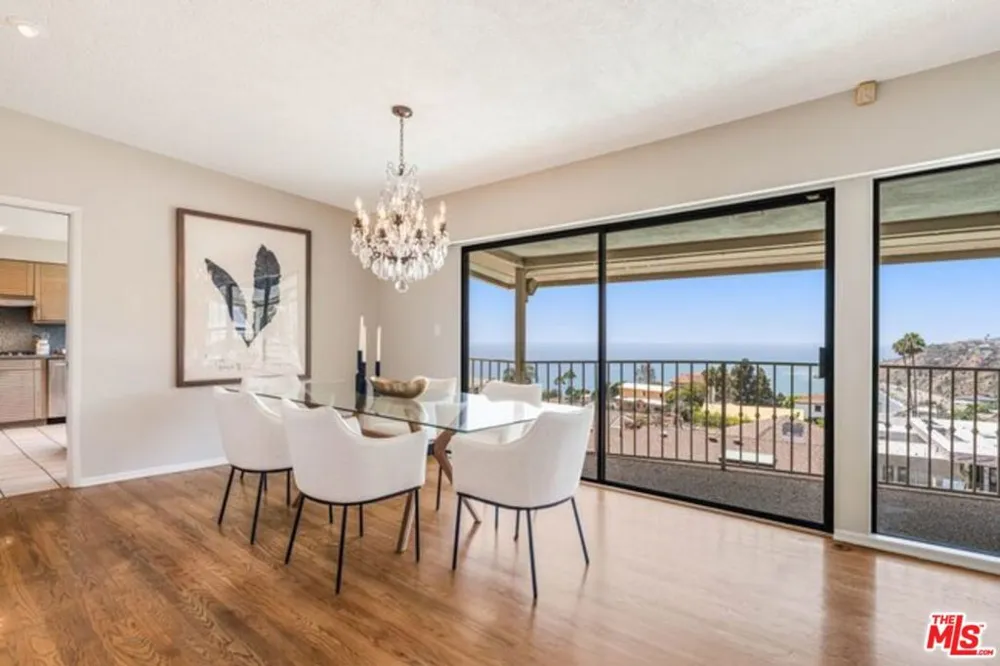 17866 Tramonto Drive Pacific Palisades, CA 90272