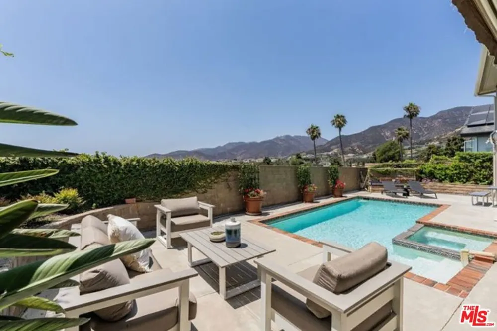 17866 Tramonto Drive Pacific Palisades, CA 90272