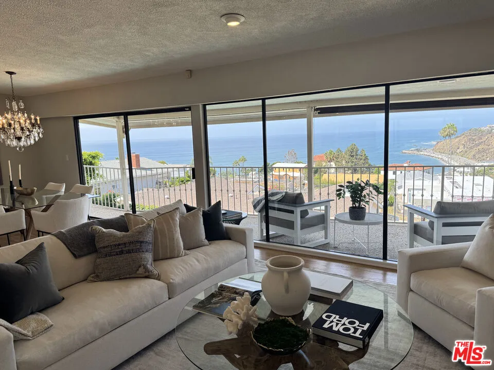 17866 Tramonto Drive Pacific Palisades, CA 90272