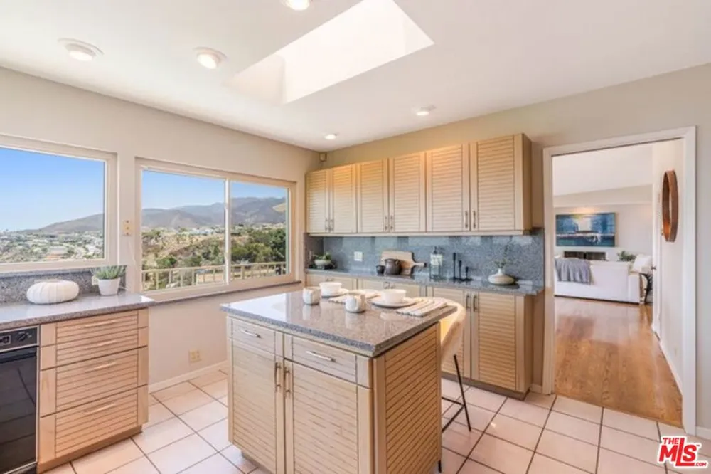 17866 Tramonto Drive Pacific Palisades, CA 90272