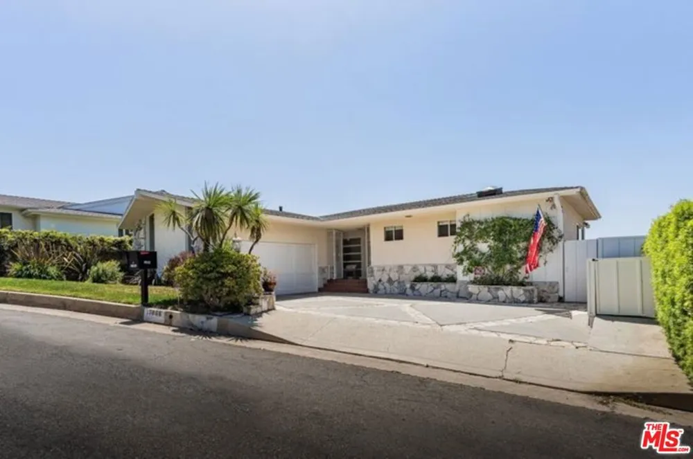 17866 Tramonto Drive Pacific Palisades, CA 90272