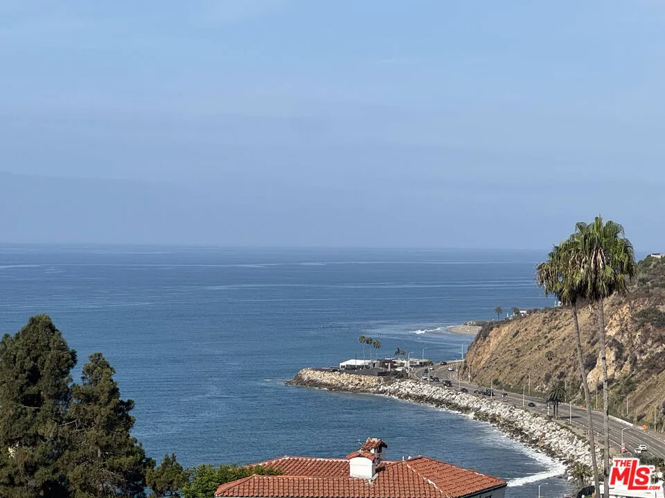 17866 Tramonto Drive Pacific Palisades, CA 90272