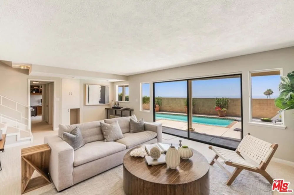 17866 Tramonto Drive Pacific Palisades, CA 90272