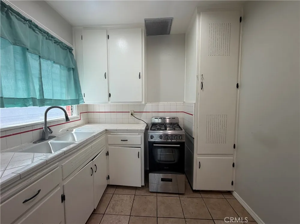 5646 Farmdale Avenue North Hollywood, CA 91601