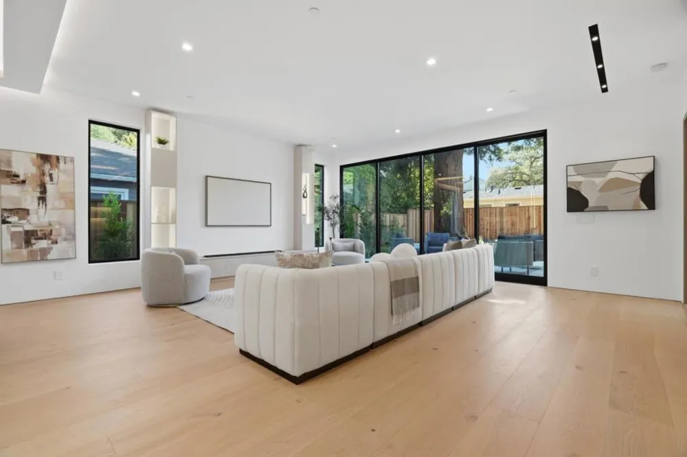261 Stanford Avenue Menlo Park, CA 94025