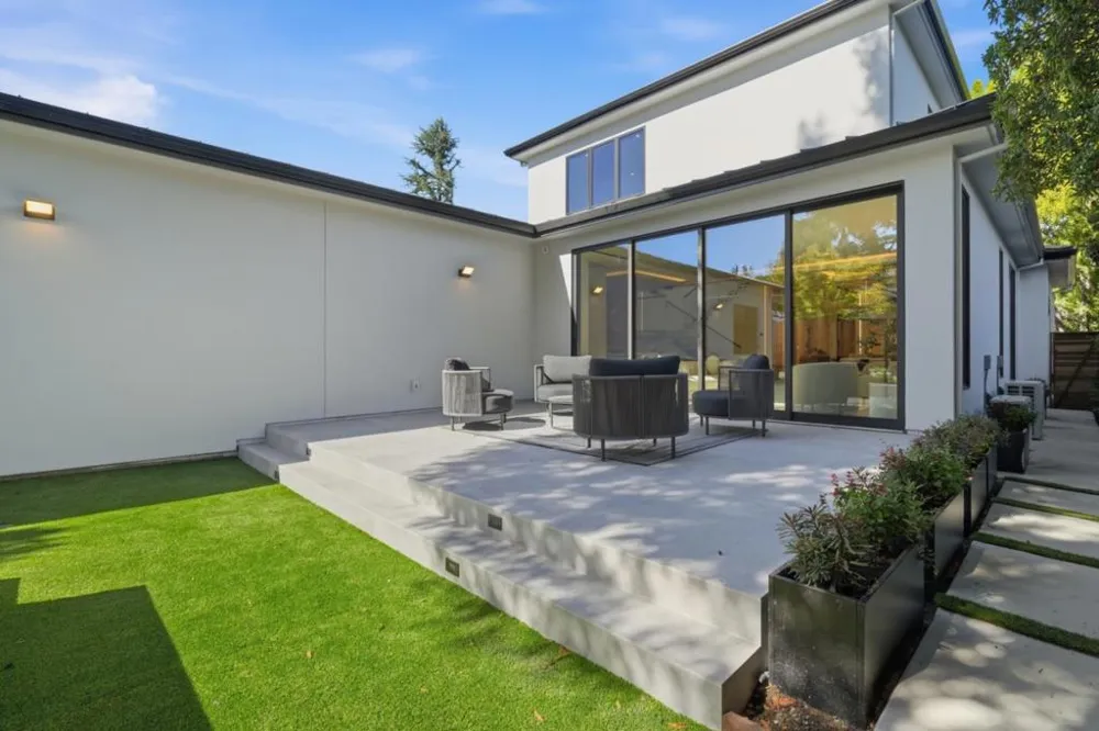 261 Stanford Avenue Menlo Park, CA 94025