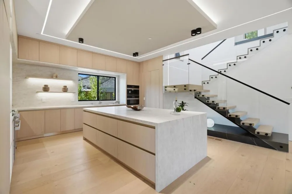 261 Stanford Avenue Menlo Park, CA 94025