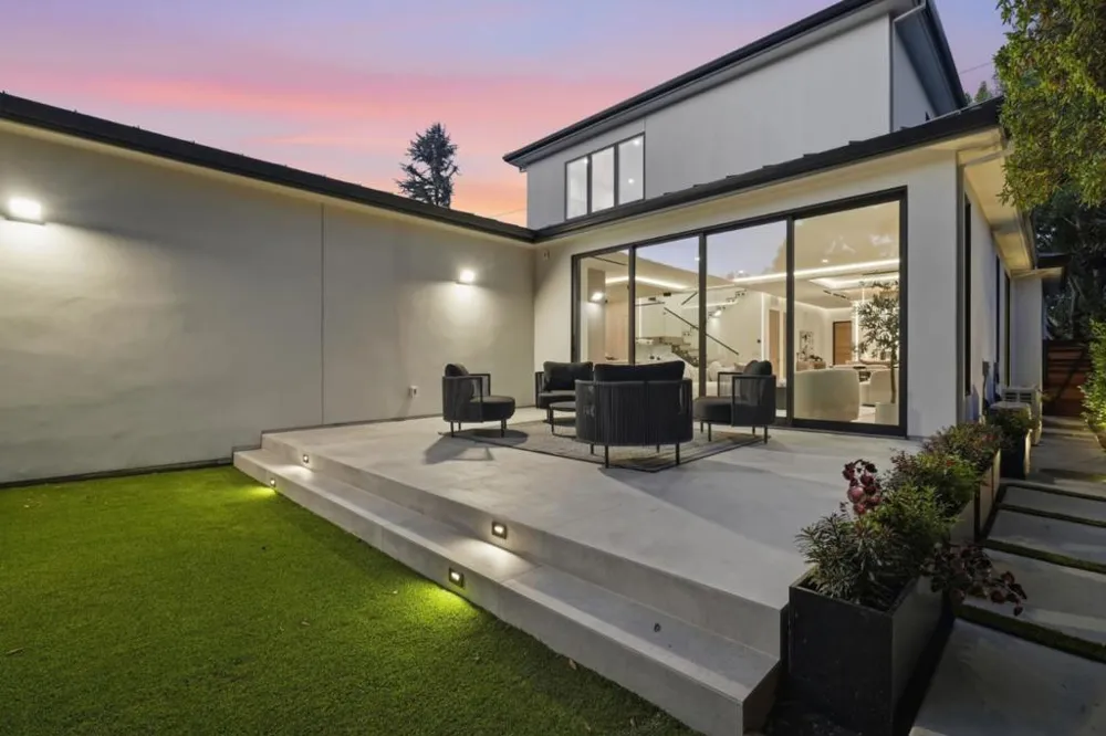 261 Stanford Avenue Menlo Park, CA 94025