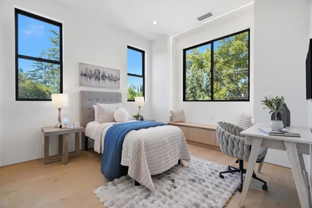 261 Stanford Avenue Menlo Park, CA 94025