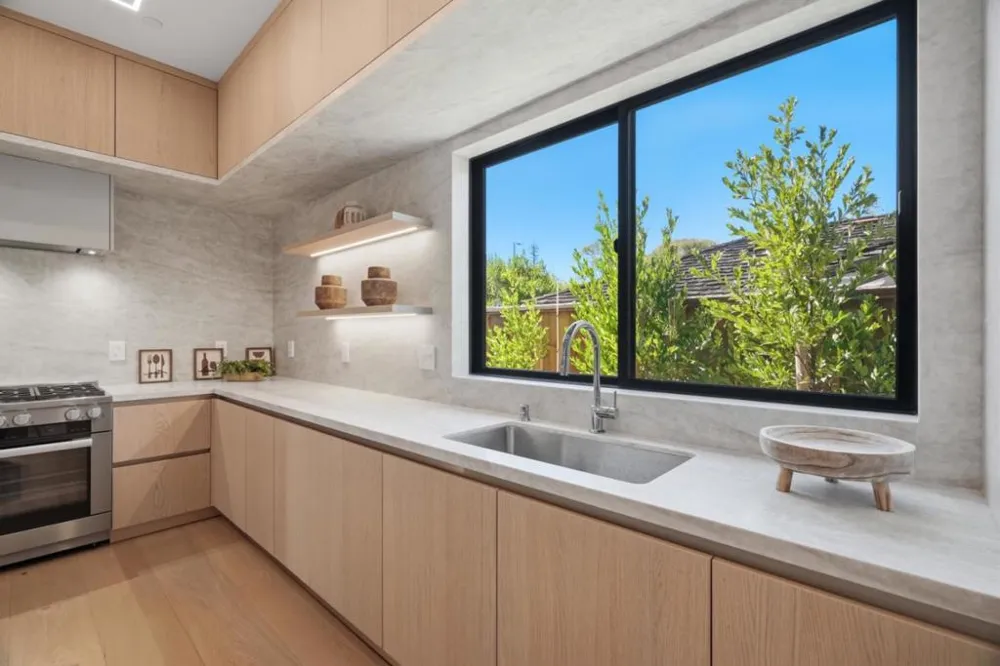 261 Stanford Avenue Menlo Park, CA 94025
