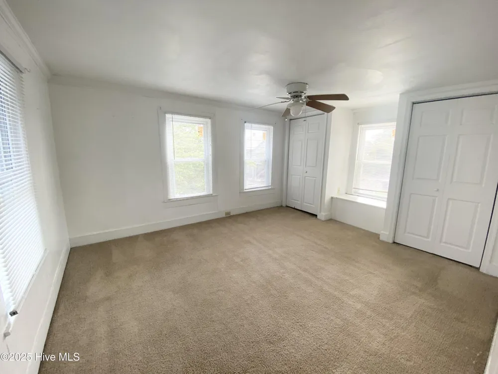 409 W Colonial Avenue Elizabeth City, NC 27909