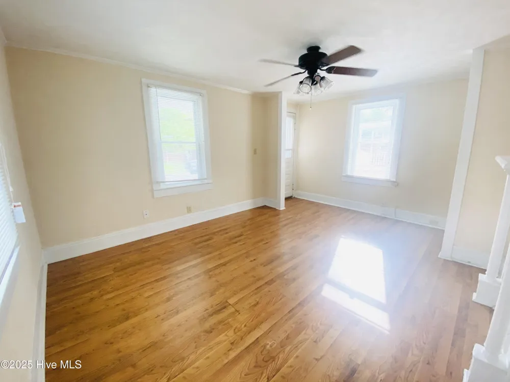 409 W Colonial Avenue Elizabeth City, NC 27909