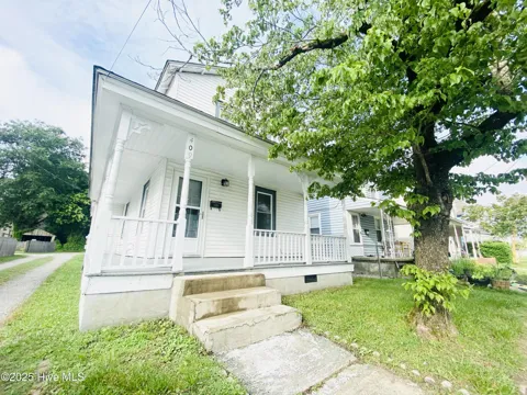 409 W Colonial Avenue