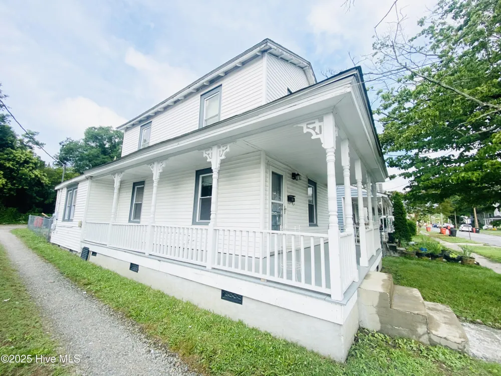 409 W Colonial Avenue Elizabeth City, NC 27909