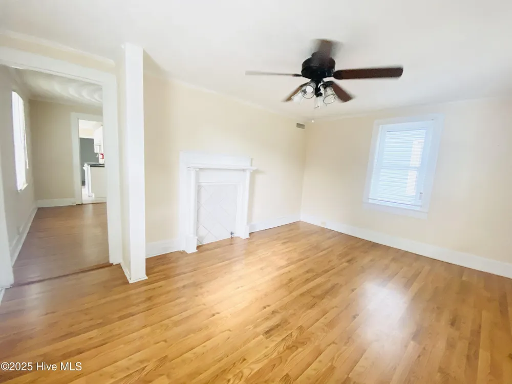409 W Colonial Avenue Elizabeth City, NC 27909