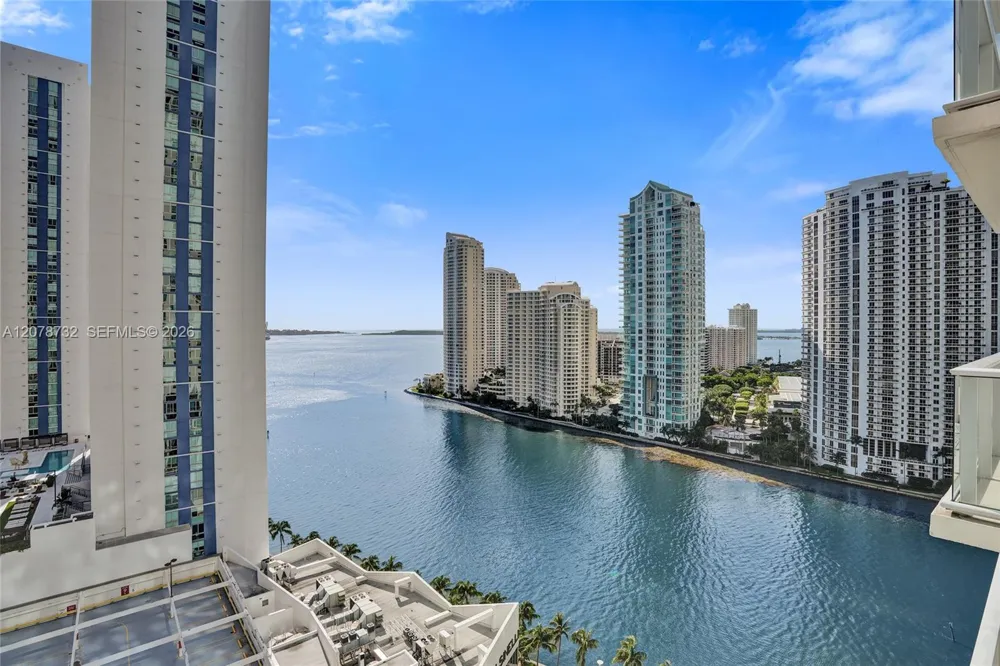 300 S Biscayne Blvd #T-1816 Miami, FL 33131